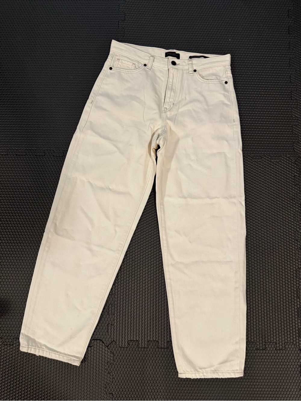 Banana Republic Women’s High Rise Barrel Fit  Jeans in Off-White/ Cream